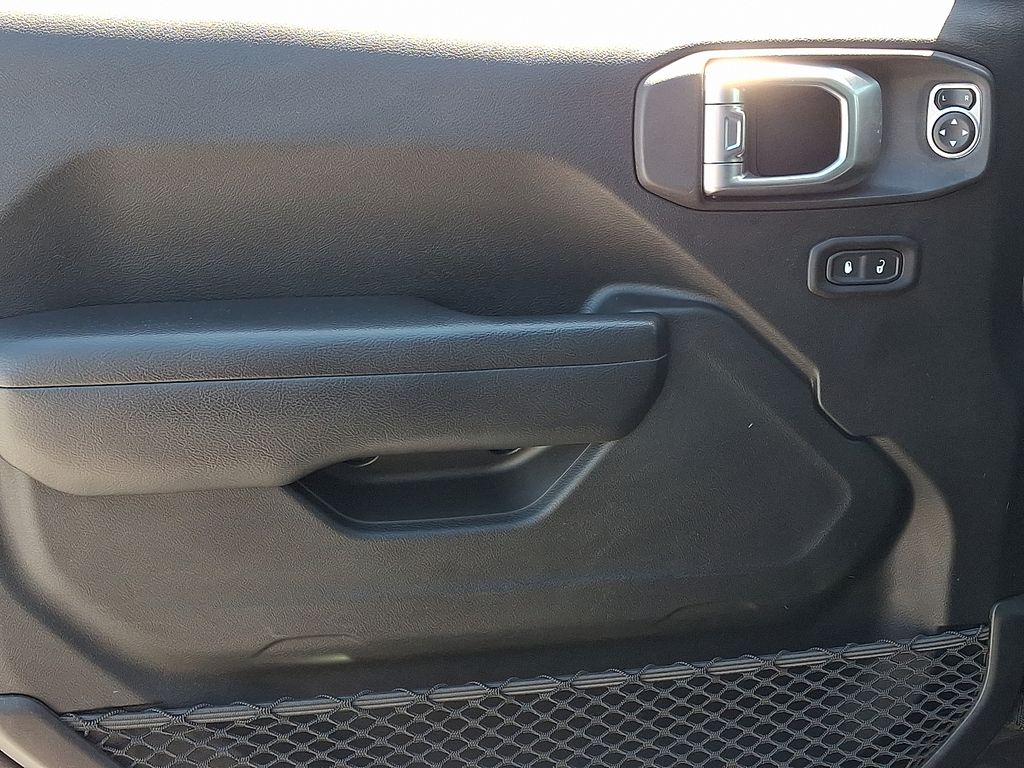 2018 Jeep Wrangler — photo 13
