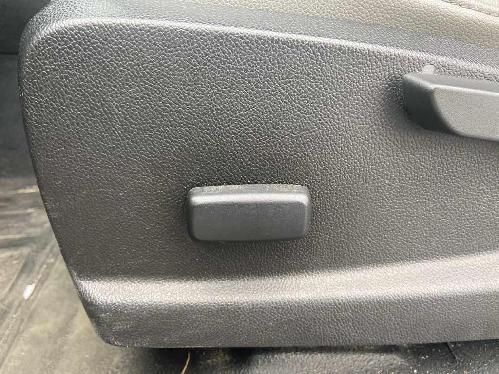 Thumbnail: 2019 Chevrolet Colorado - 15