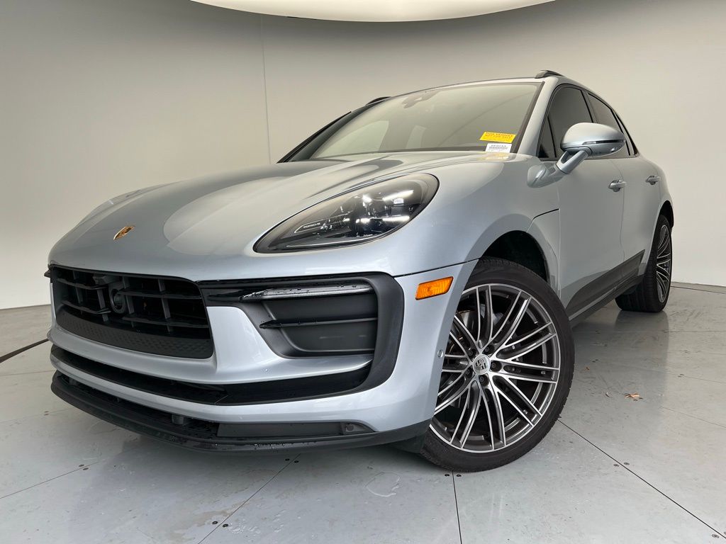 Thumbnail: 2024 Porsche Macan - 1
