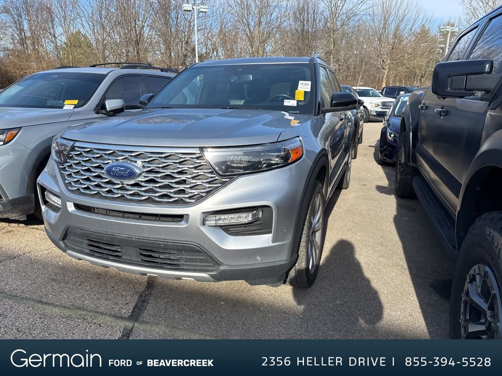 Iconic Silver Metallic 2022 Ford Explorer Platinum AWD SUV / Crossover All-Wheel Drive Automatic