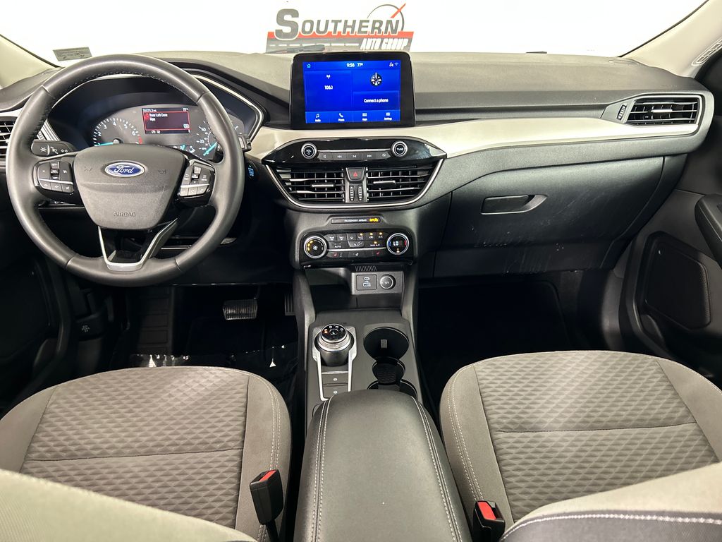 Used 2021 Red Ford SE image 18
