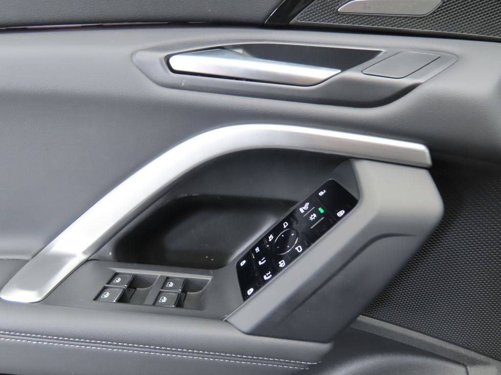 Thumbnail: 2025 Audi Q5 - 26