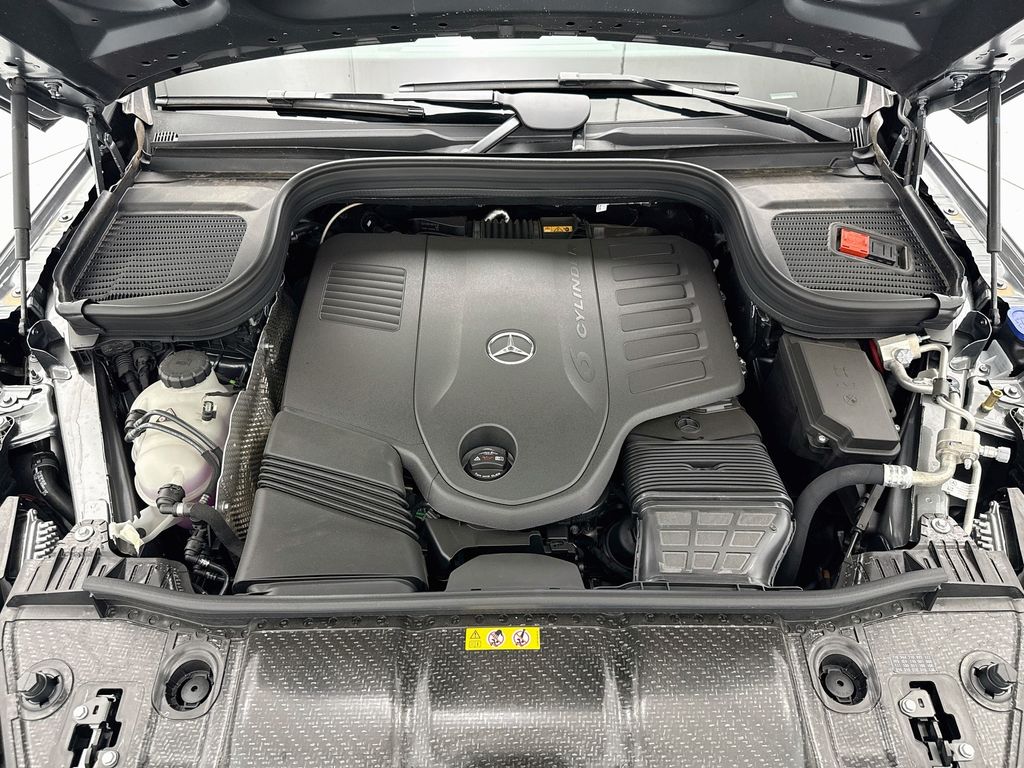 Thumbnail: 2026 Mercedes-Benz GLS - 28