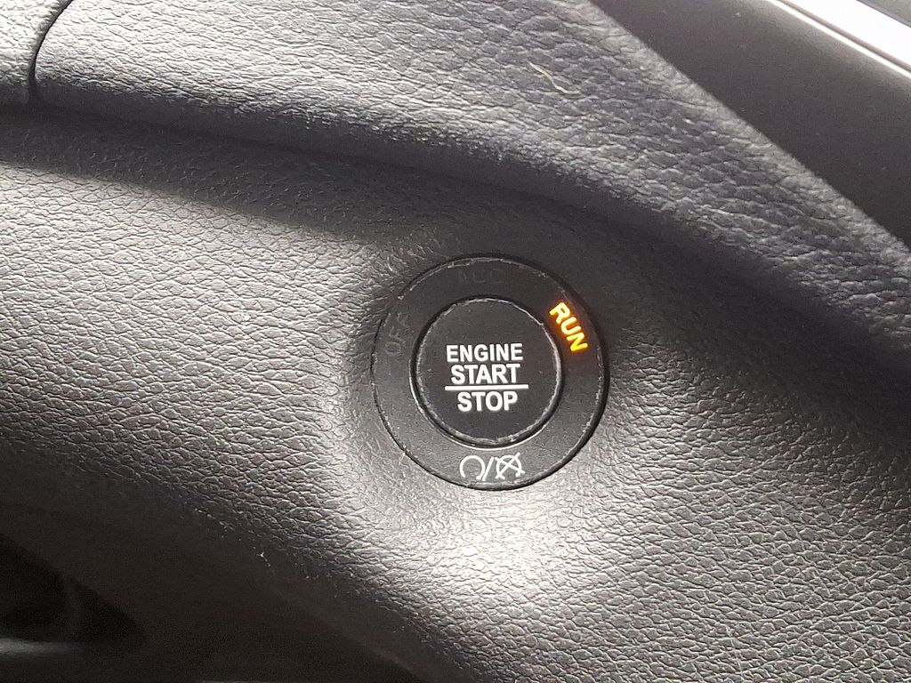 Thumbnail: 2019 Jeep Cherokee - 24