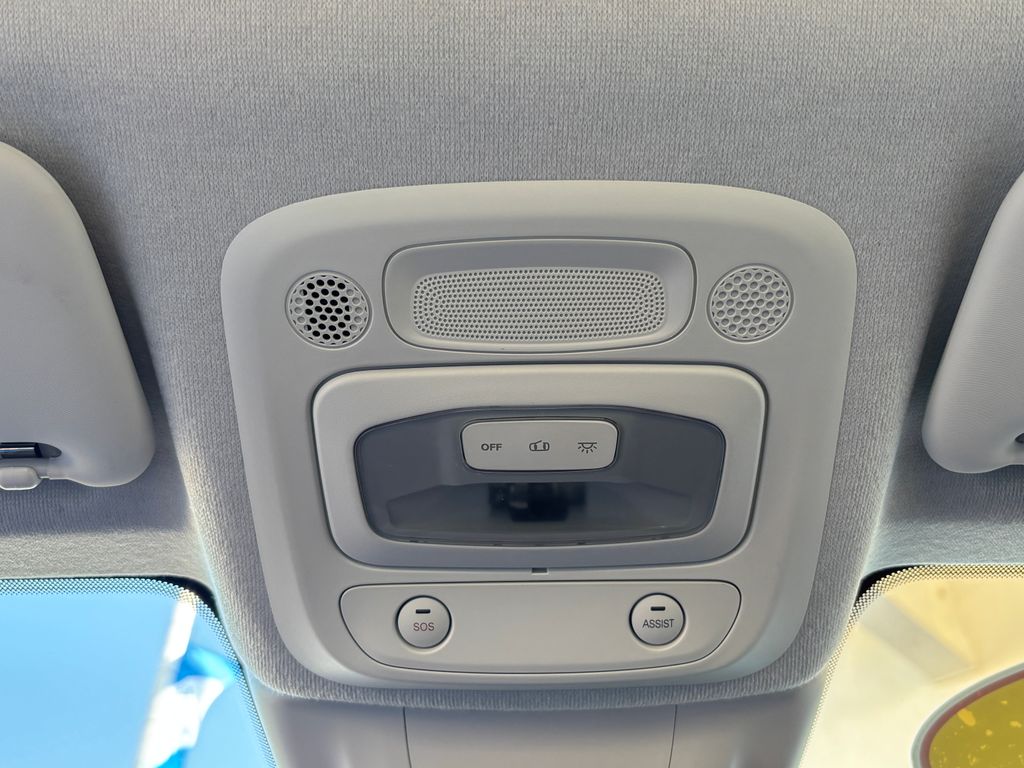 Thumbnail: 2024 Fiat 500e - 22