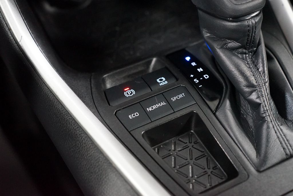 Thumbnail: 2024 Toyota RAV4 - 22