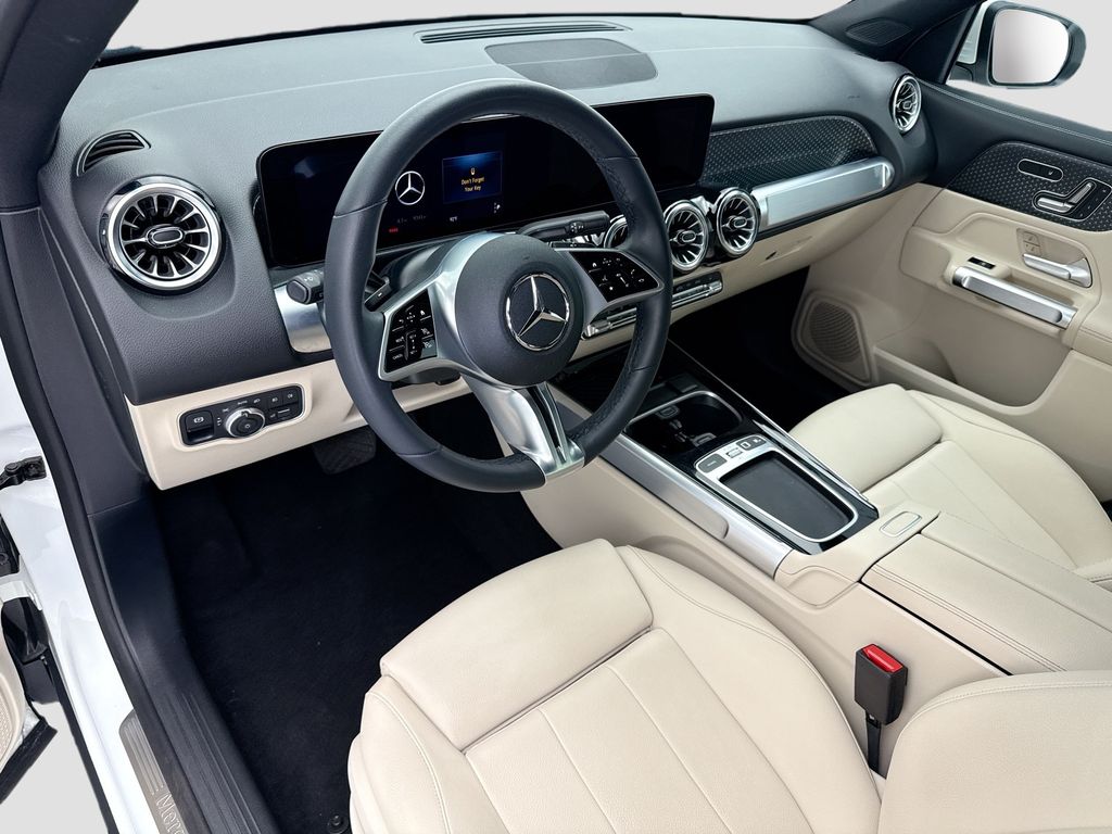Certified Used 2025 White Mercedes-Benz GLB 250 image 9