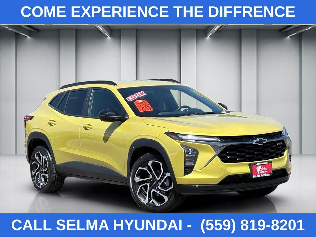 Yellow Metallic 2025 Chevrolet Trax RS with 2RS FWD SUV / Crossover Front-Wheel Drive 6-Speed Automatic