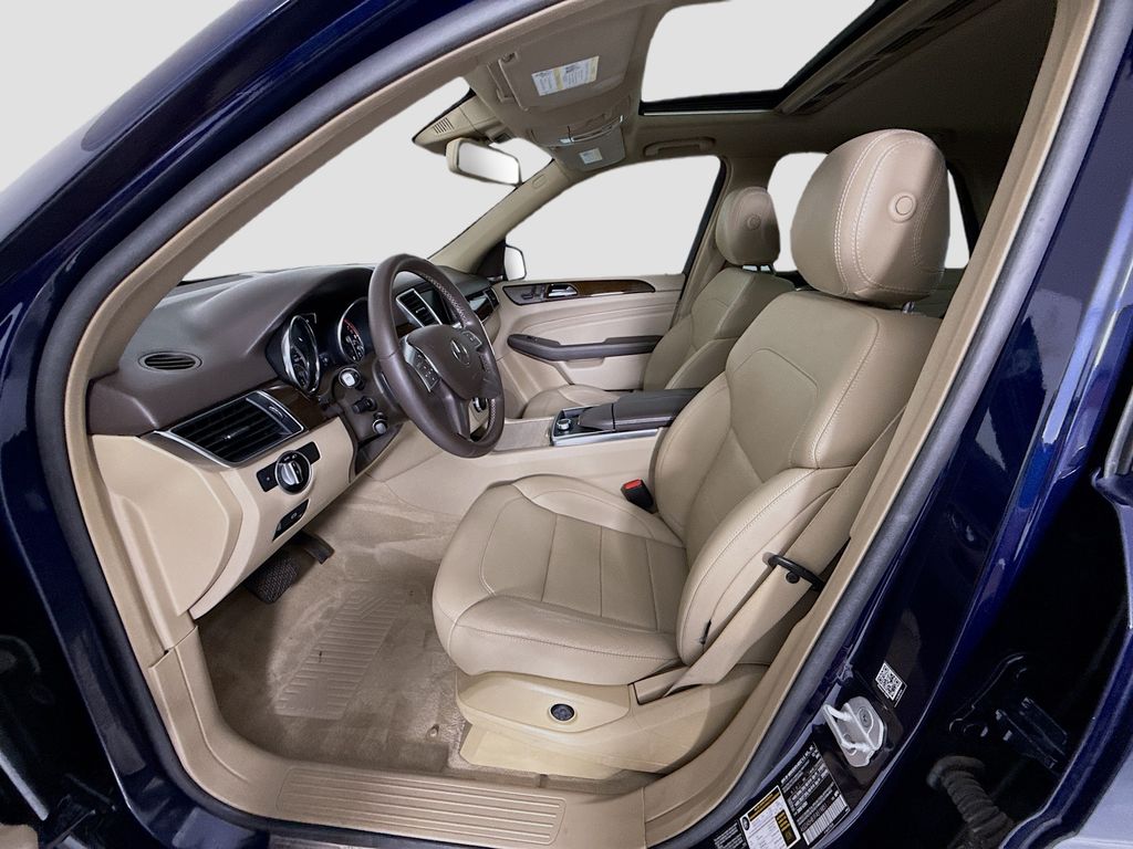 Thumbnail: 2015 Mercedes-Benz M-Class - 19