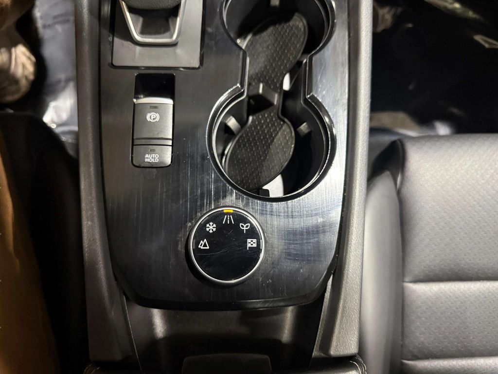 Certified Used 2024 Everest White Pearl Nissan SV image 17