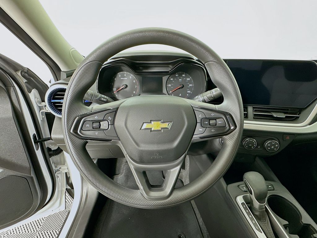 Thumbnail: 2025 Chevrolet Trax - 11