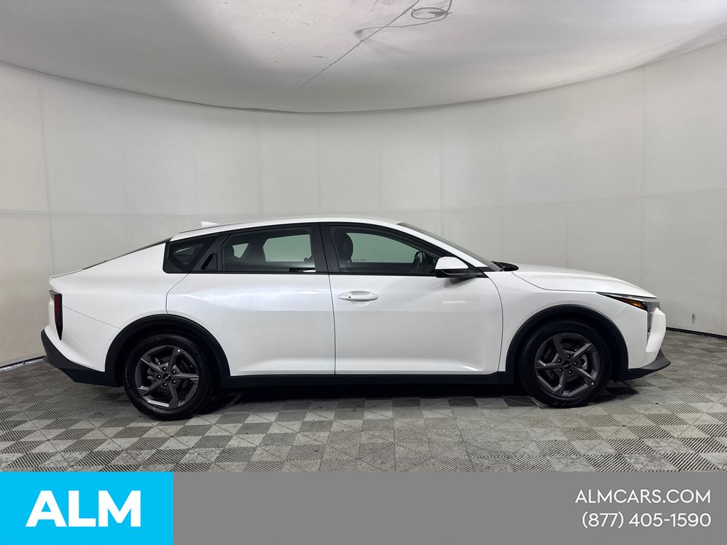 Used 2025 White Kia LXS image 6