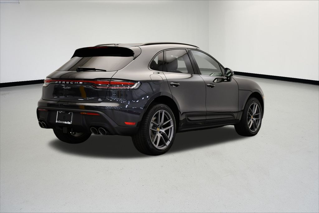 Thumbnail: 2026 Porsche Macan - 7