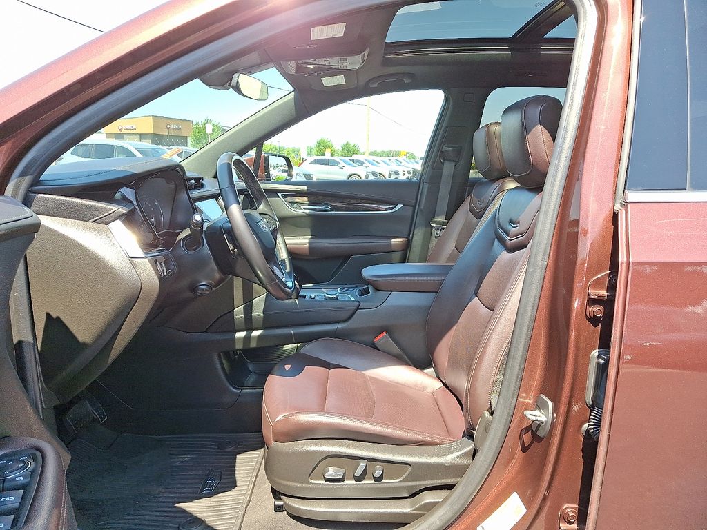 Thumbnail: 2022 Cadillac XT6 - 15