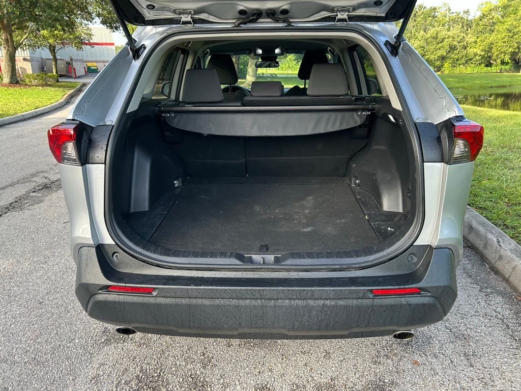 Thumbnail: 2021 Toyota RAV4 - 10