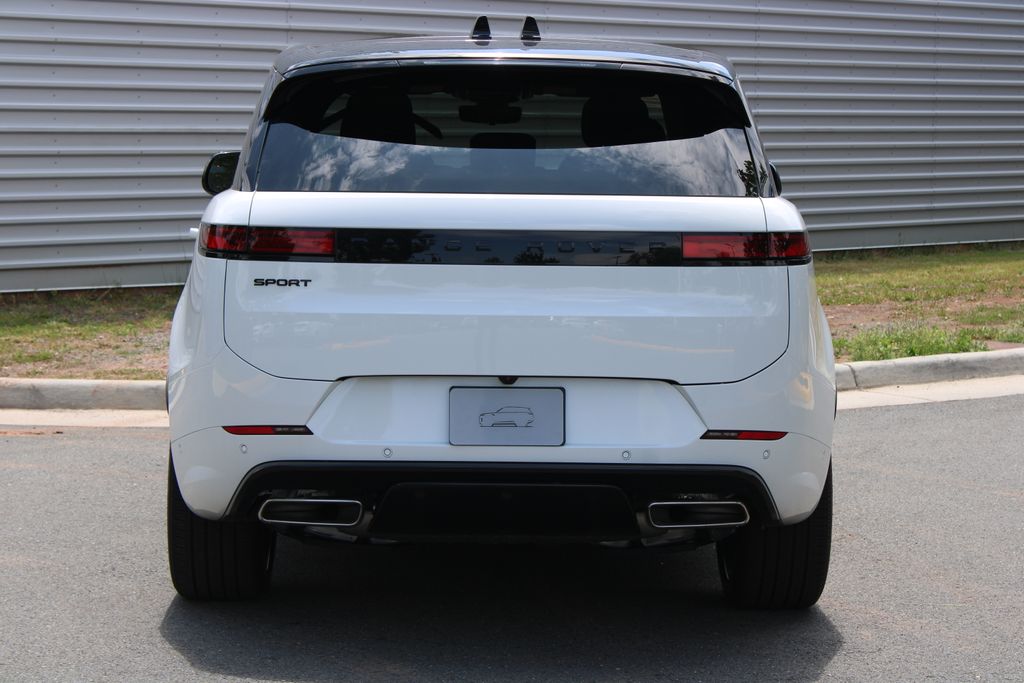 New 2026 White Land Rover Dynamic SE image 5