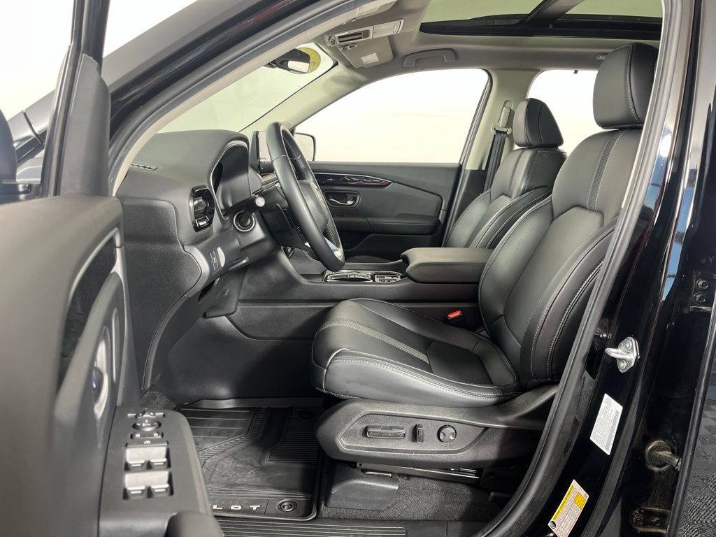 Thumbnail: 2025 Honda Pilot - 30