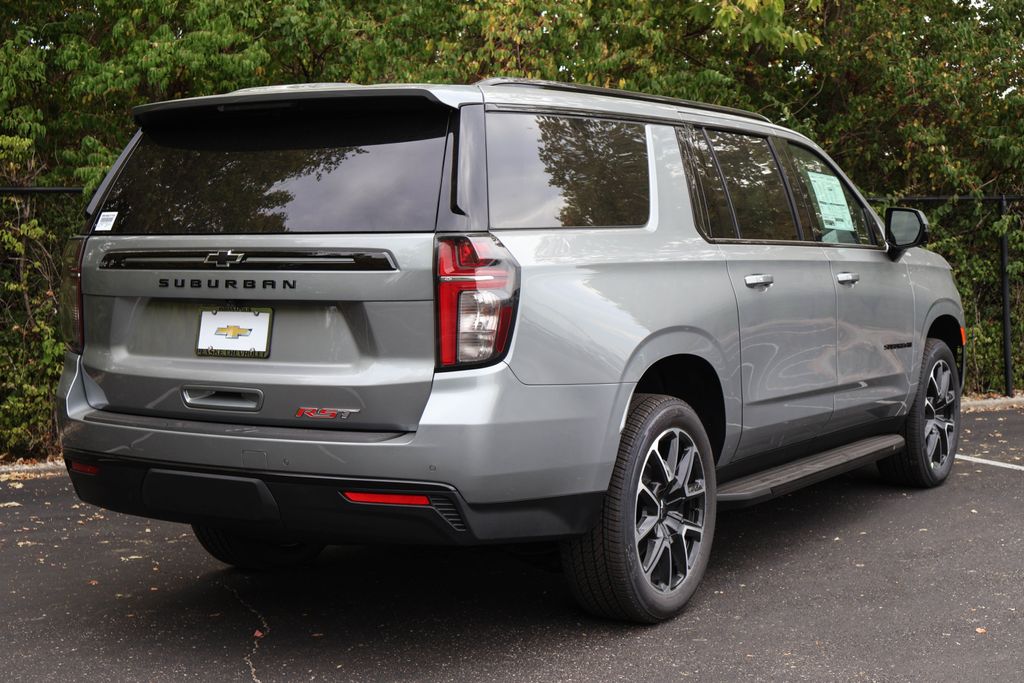 2024 Chevrolet Suburban RST 8