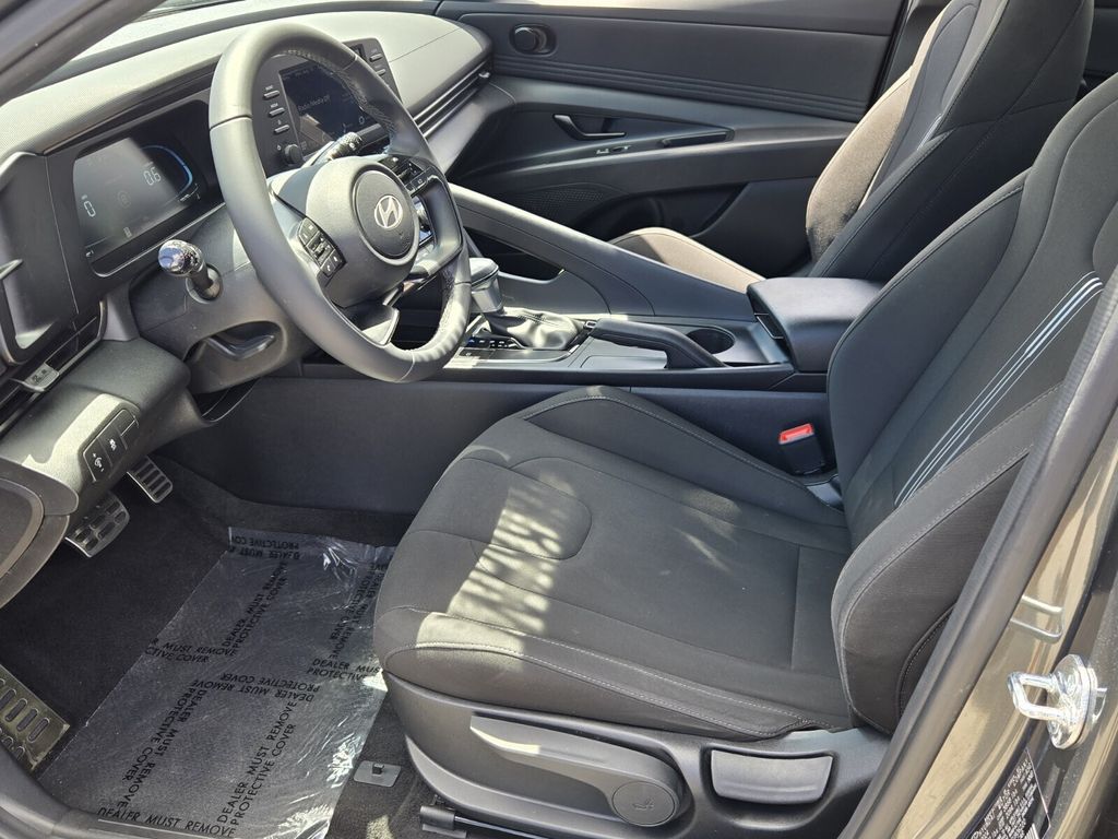 2025 Hyundai Elantra - $17,999