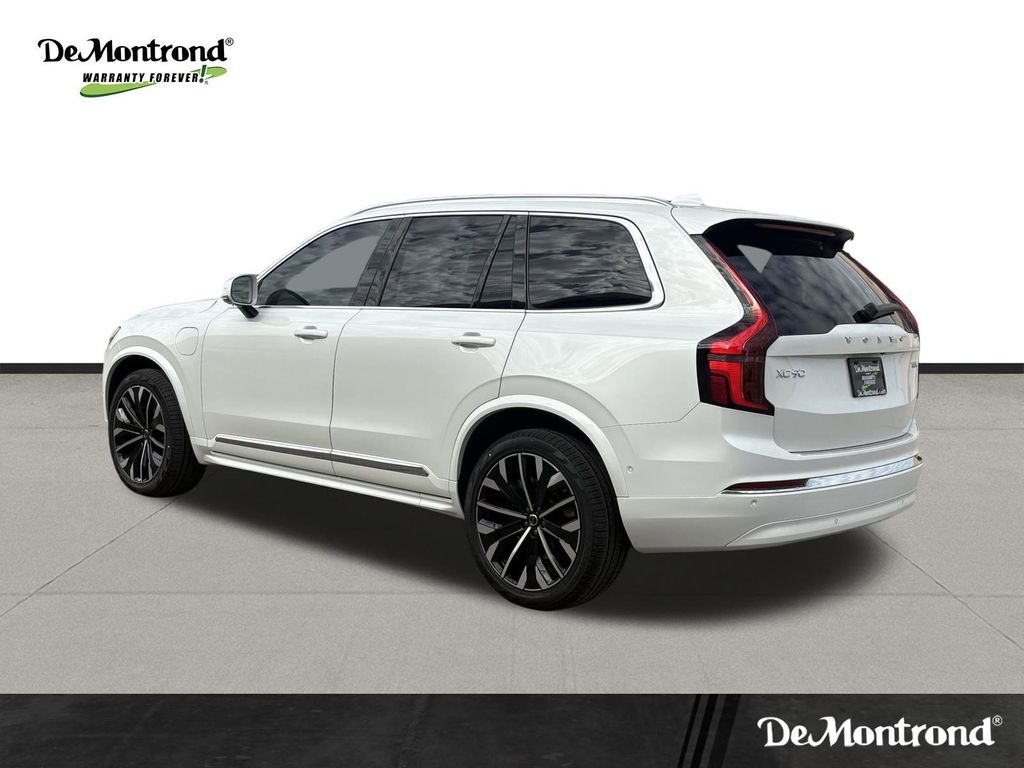 New 2026 White Volvo T8 Ultra image 7