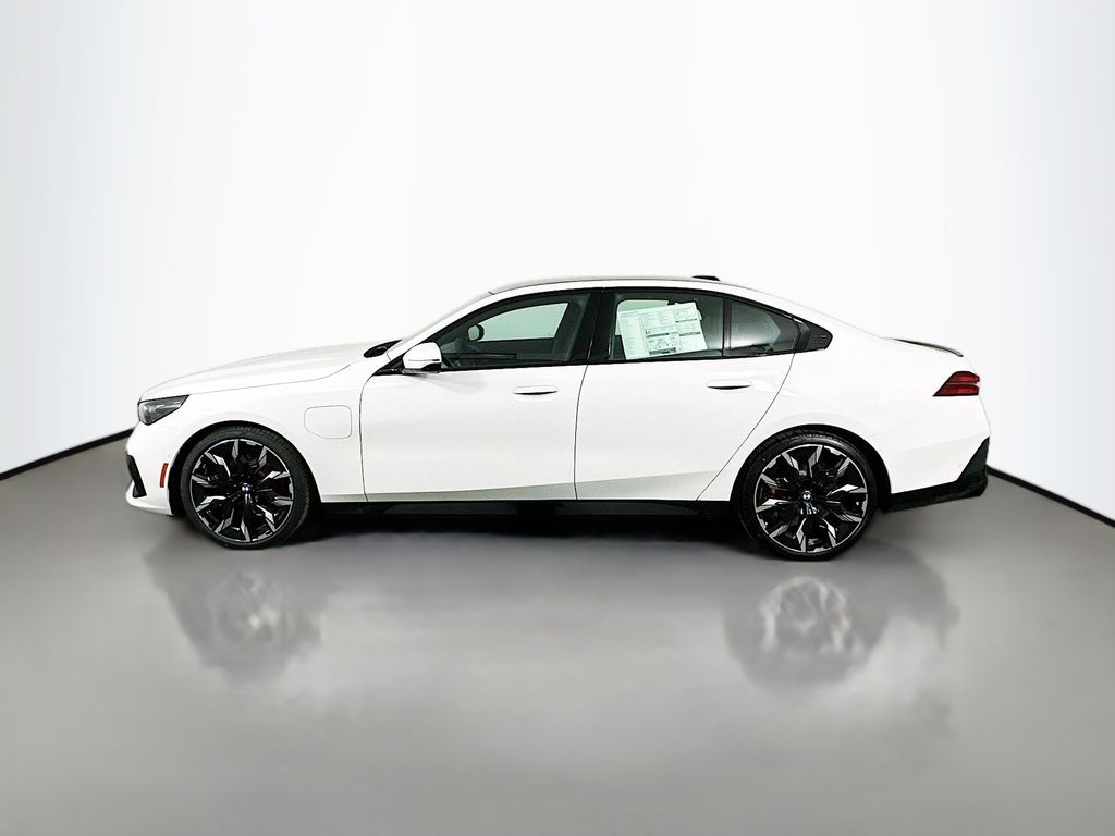 2026 BMW 5 Series  8
