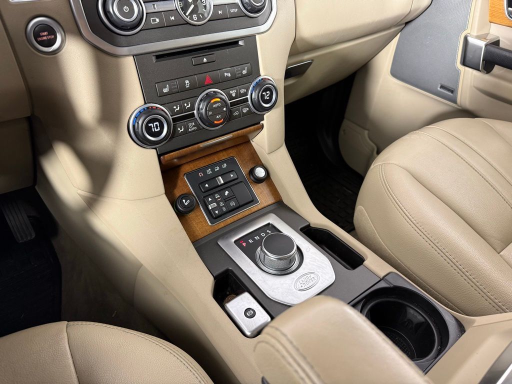 Thumbnail: 2016 Land Rover LR4 - 14