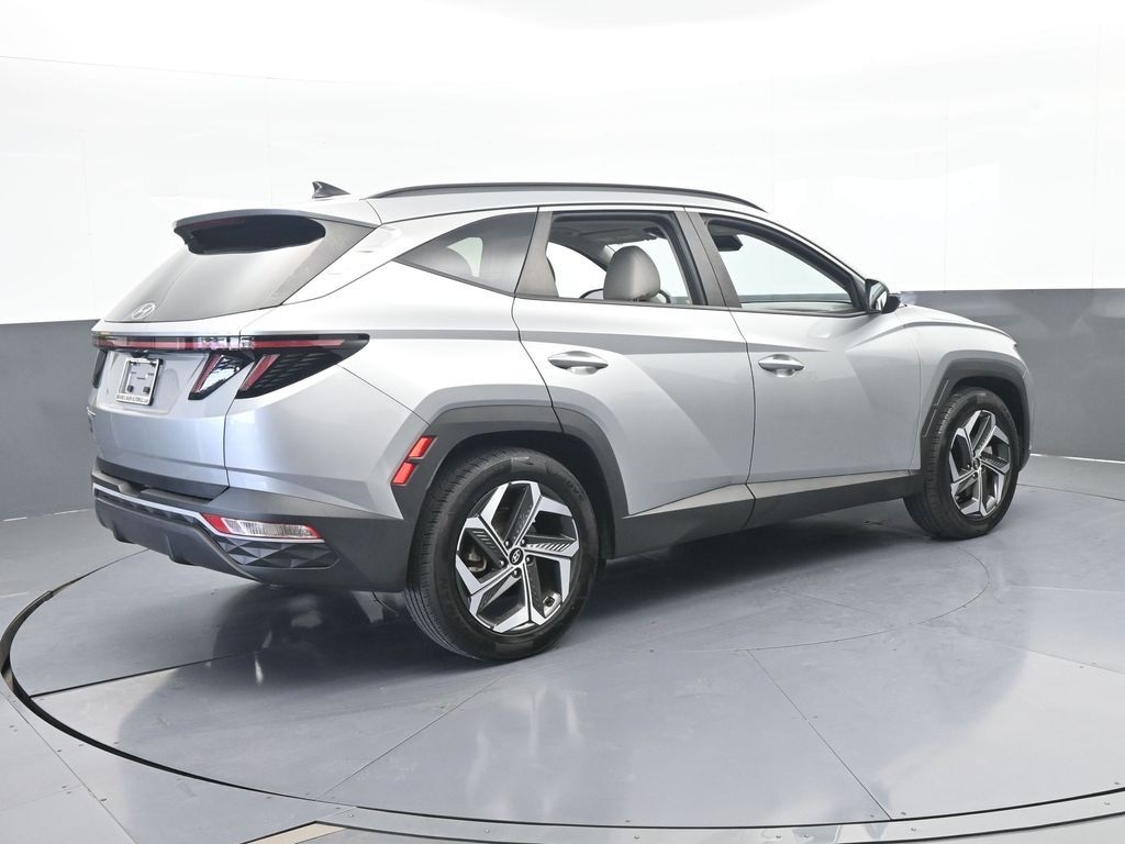 Used 2023 Shimmering Silver Hyundai SEL image 6