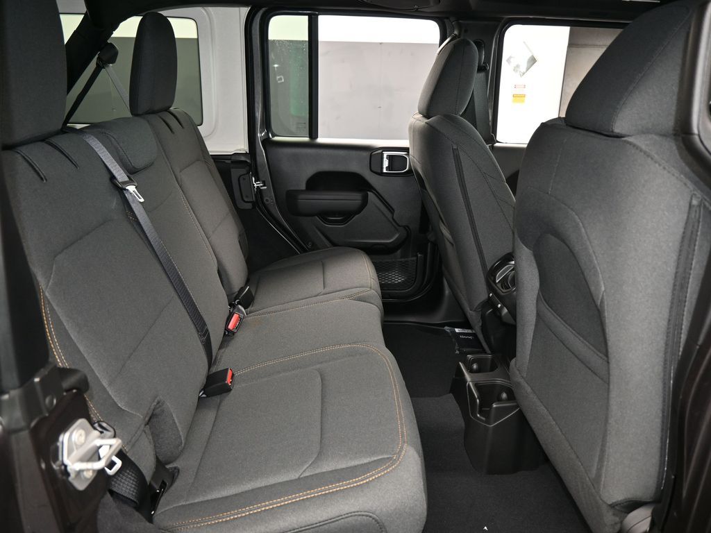 New 2026 Granite Crystal Metallic Clearcoat Jeep Sport image 34