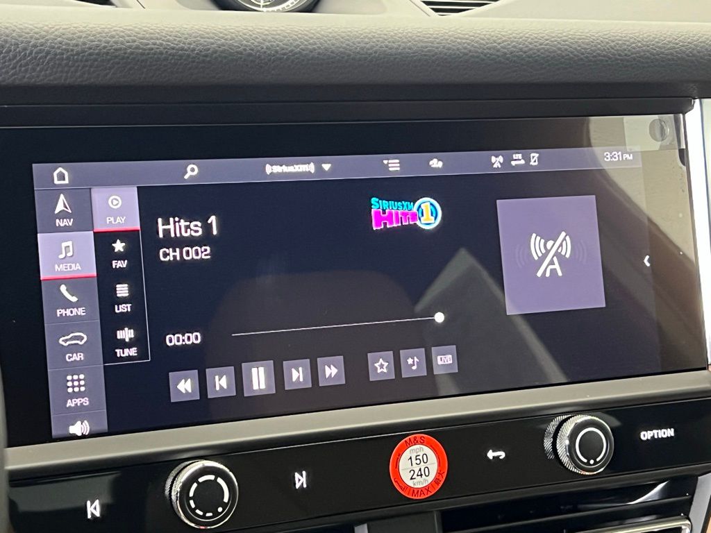 2025 Porsche Macan  14