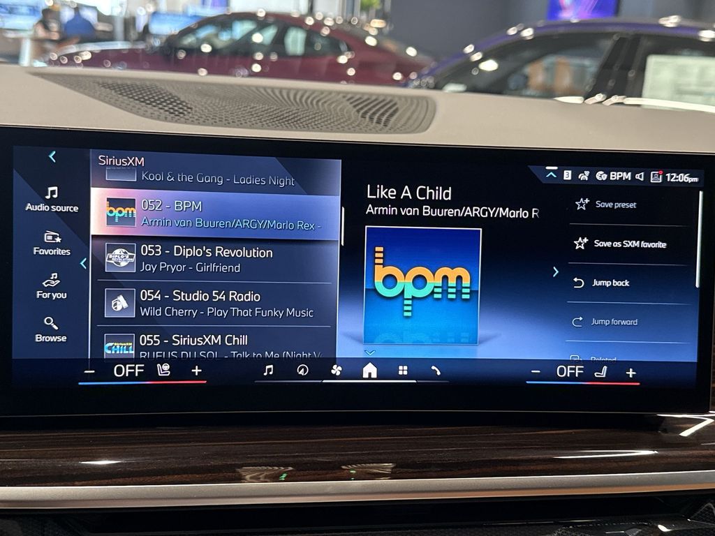 Thumbnail: 2027 BMW X7 - 8