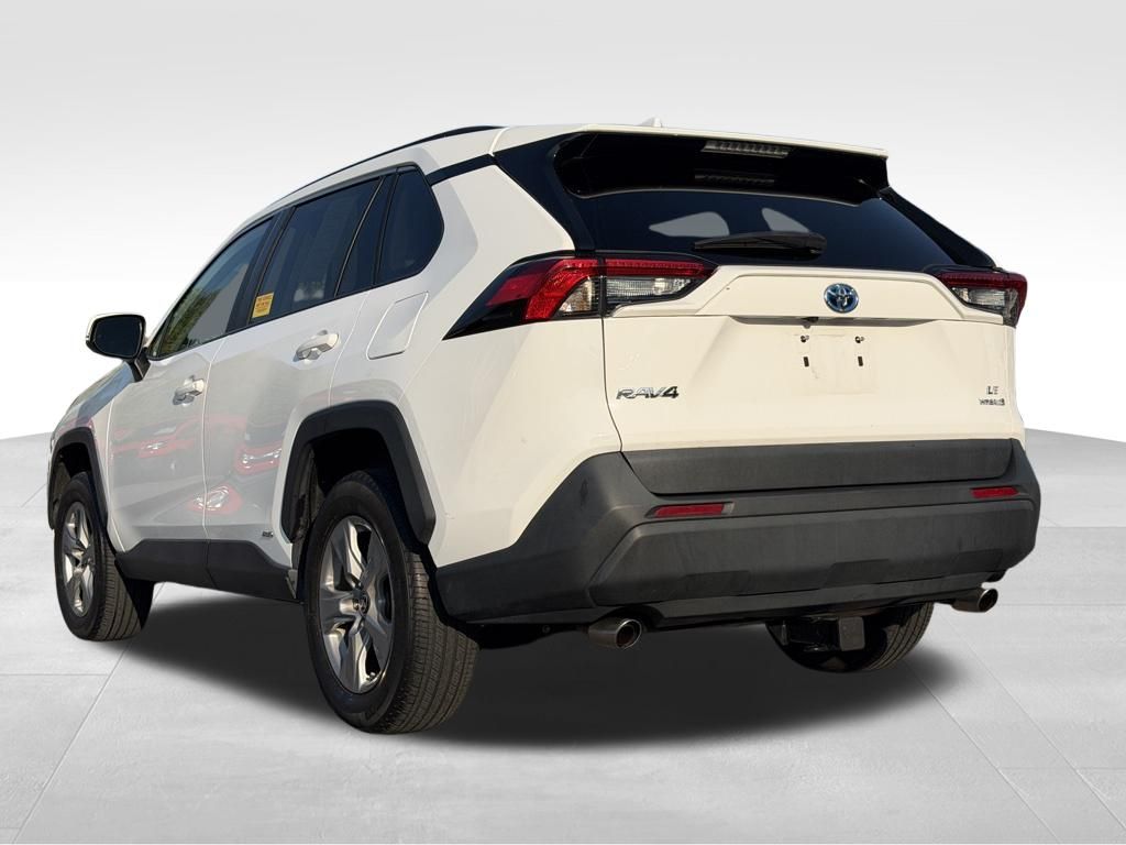 2022 Toyota RAV4 Hybrid LE
