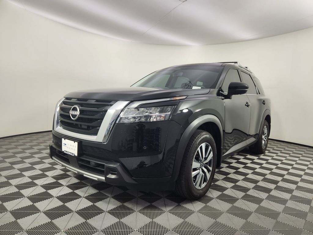 2024 Nissan Pathfinder SL 4WD