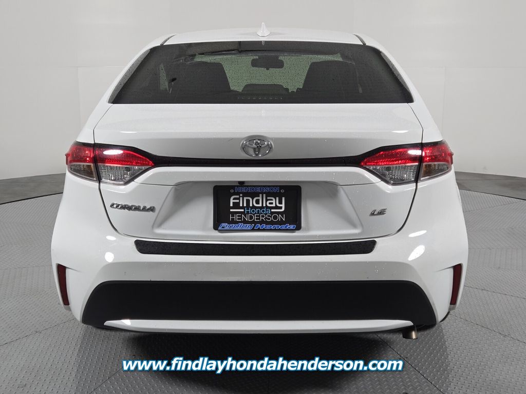 2022 Toyota Corolla LE photo