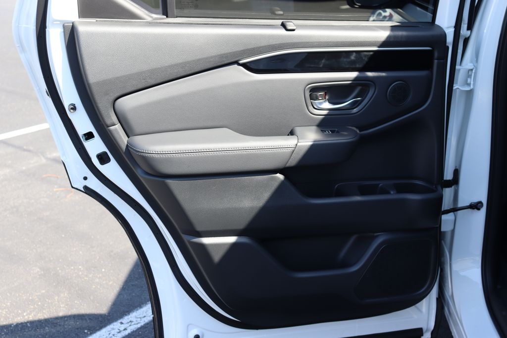 2025 Honda Pilot EX-L 11