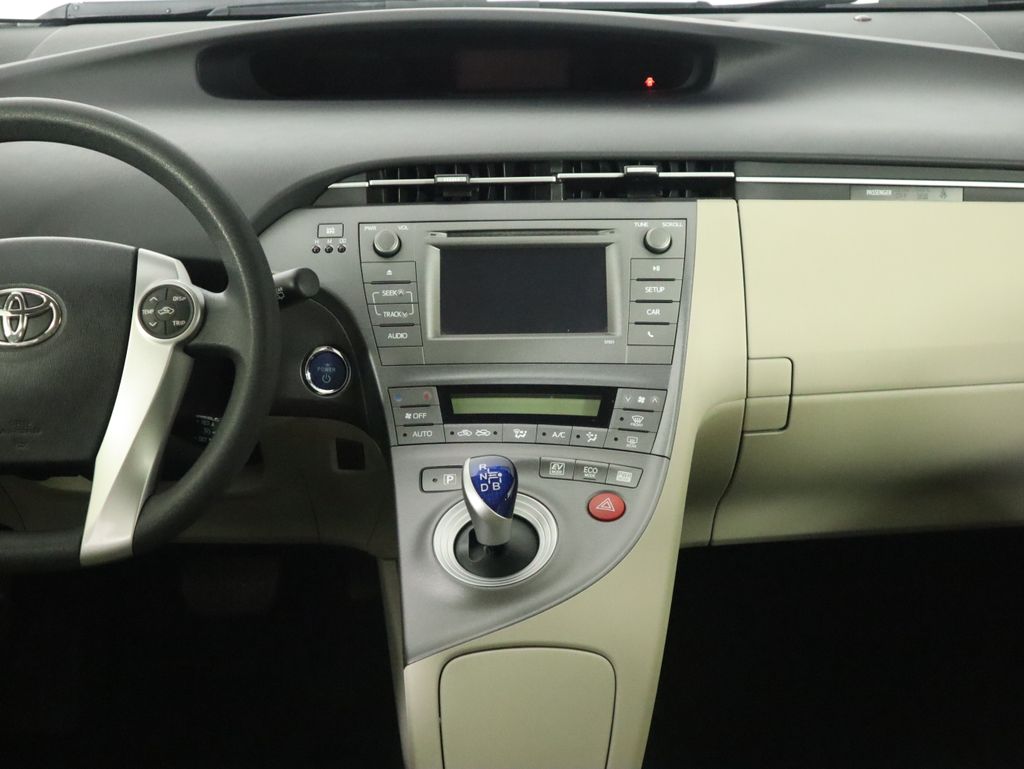 Thumbnail: 2015 Toyota Prius - 14