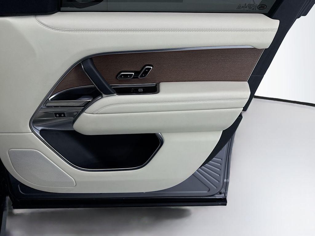Thumbnail: 2023 Land Rover Range Rover - 24