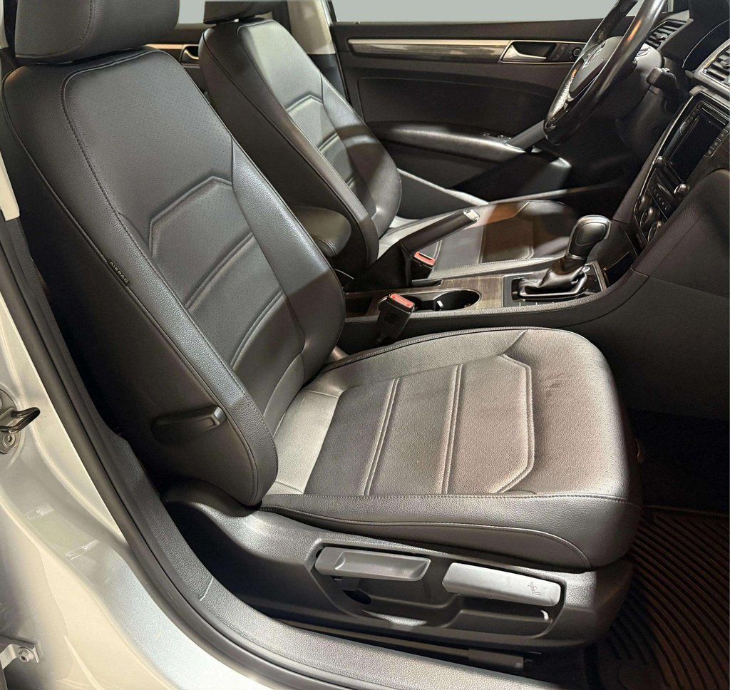 Used 2017 Reflex Silver Metallic Volkswagen 1.8T SE image 25