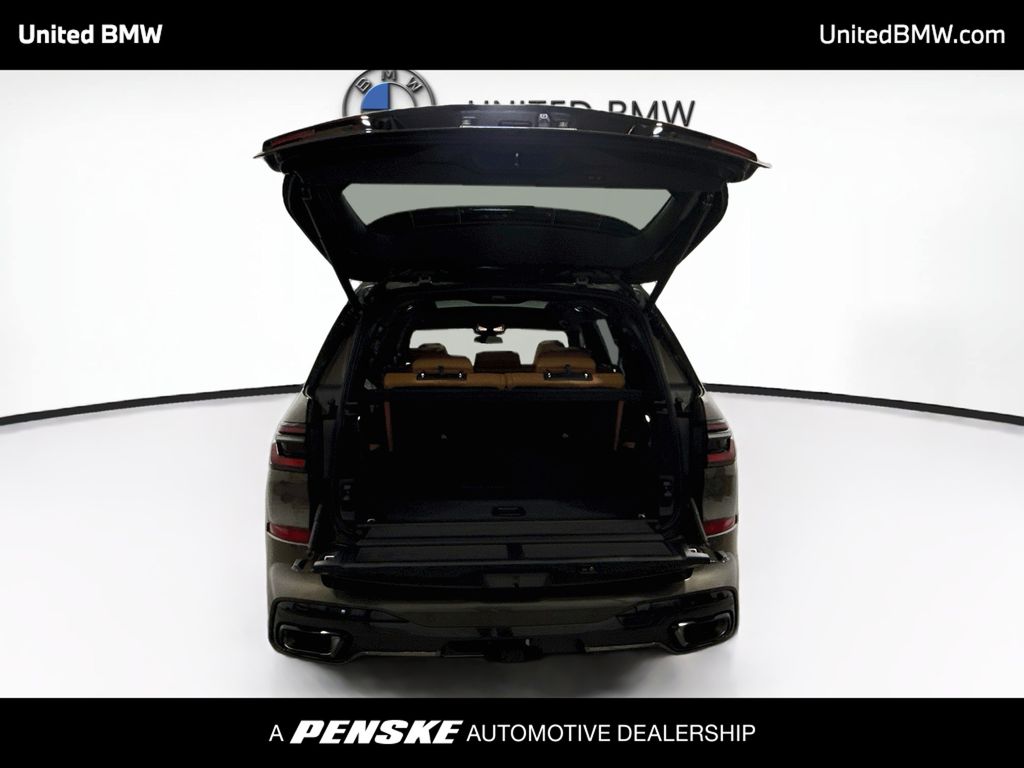 Thumbnail: 2027 BMW X7 - 21