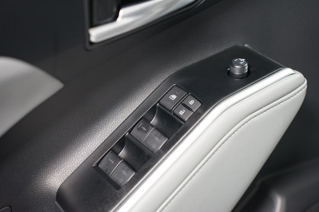 Thumbnail: 2026 Toyota Highlander - 32