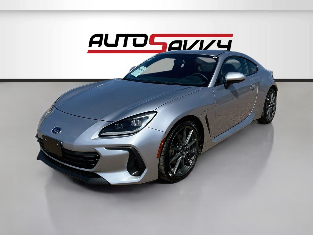 Used 2024 Silver Subaru Limited image 3