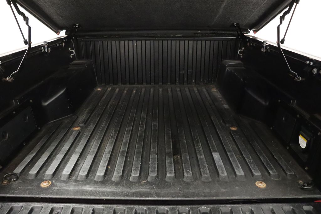 Thumbnail: 2015 Toyota Tacoma - 22