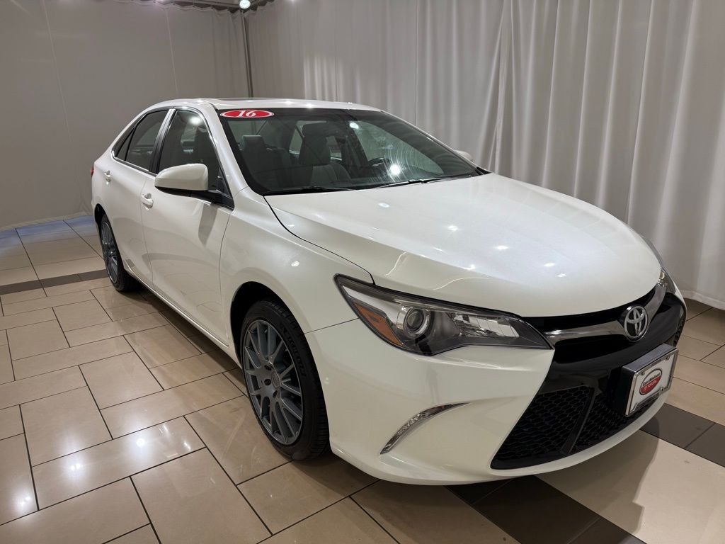 Thumbnail: 2016 Toyota Camry - 7