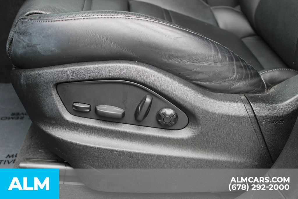 Used 2022  Porsche GTS image 12