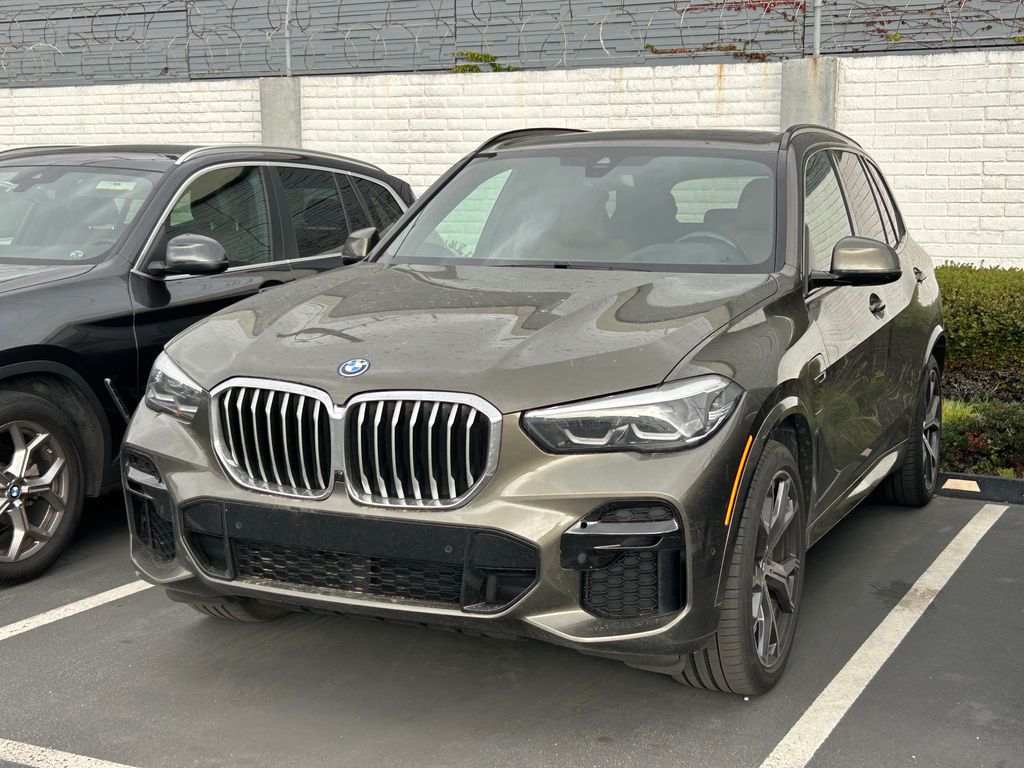 2022 BMW X5 xDrive45e 2