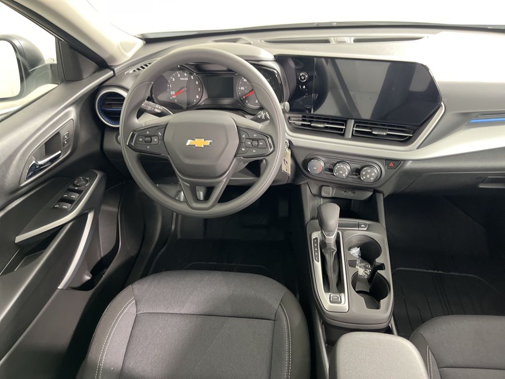 Thumbnail: 2026 Chevrolet Trax - 4