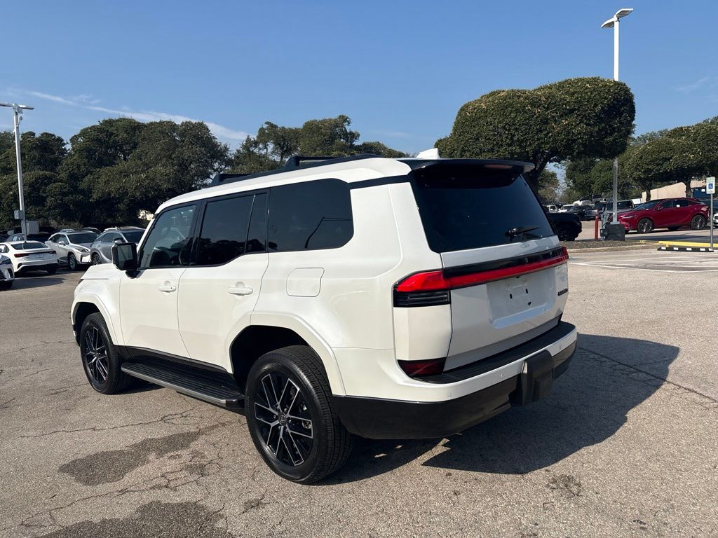 Thumbnail: 2025 Lexus GX - 3