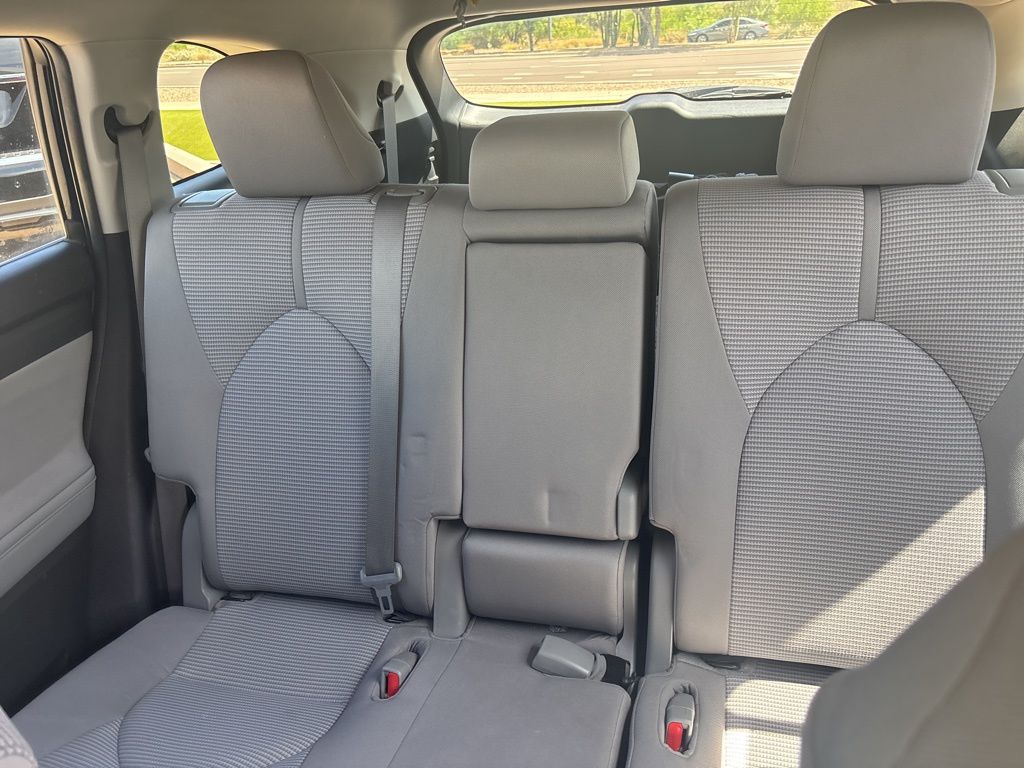 Thumbnail: 2022 Toyota Highlander - 6