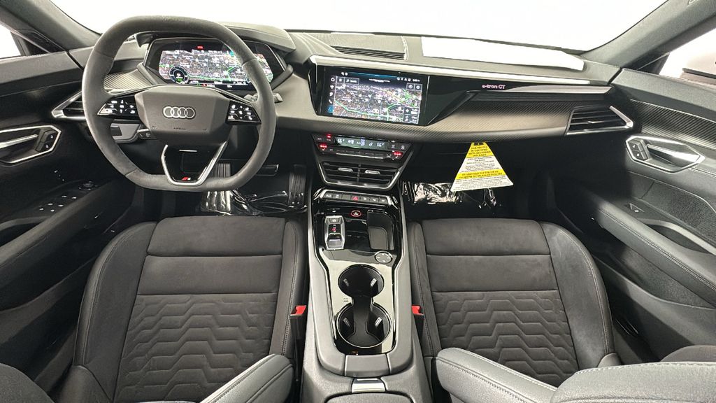 2025 Audi e-tron GT Premium Plus 11