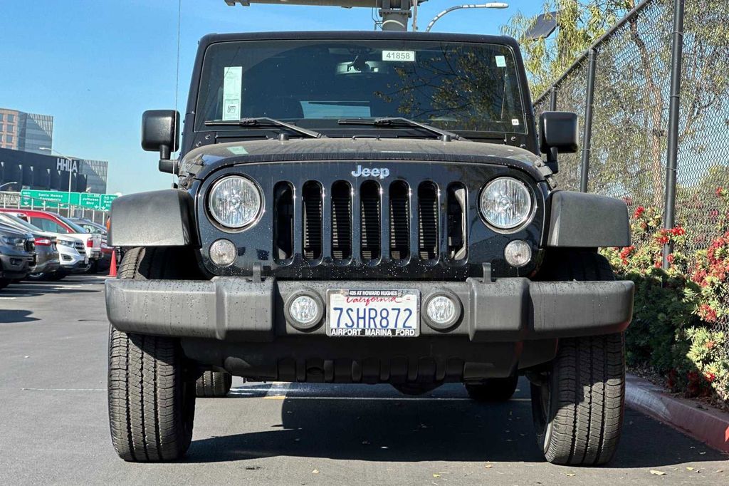 2016 Jeep Wrangler Unlimited Rubicon 11