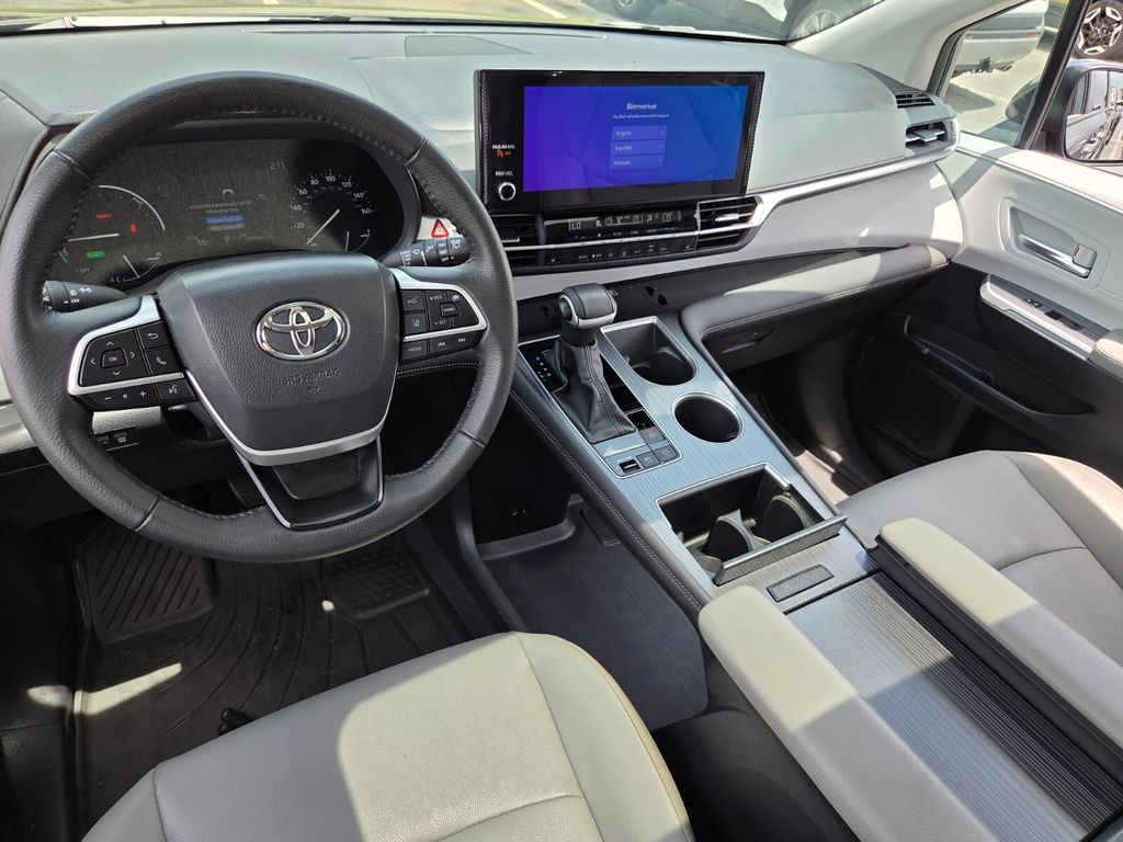 Used 2025 Toyota Sienna Van